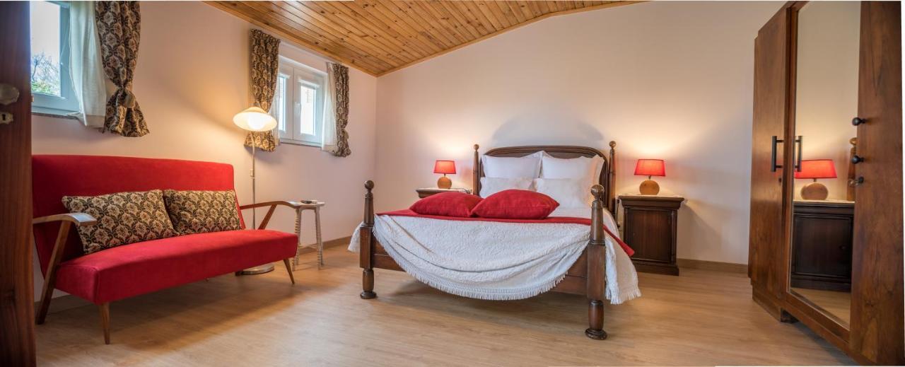 Отель Casa Dos Castanheiros Vila Verde  Экстерьер фото